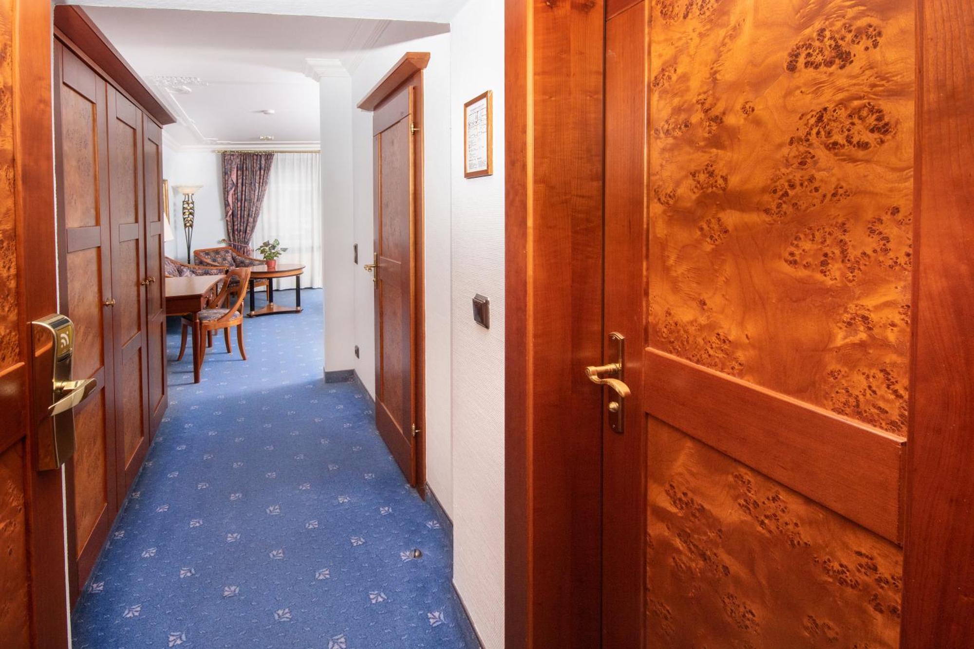 Post-Hotel Митенвалд Екстериор снимка